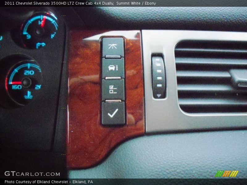 Summit White / Ebony 2011 Chevrolet Silverado 3500HD LTZ Crew Cab 4x4 Dually