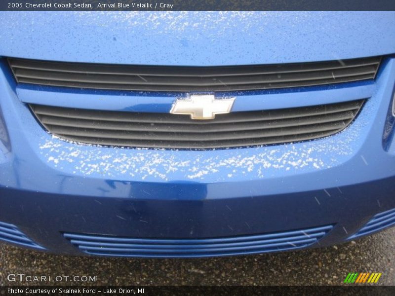 Arrival Blue Metallic / Gray 2005 Chevrolet Cobalt Sedan
