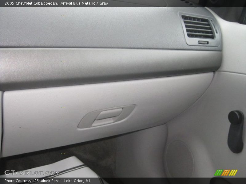 Arrival Blue Metallic / Gray 2005 Chevrolet Cobalt Sedan