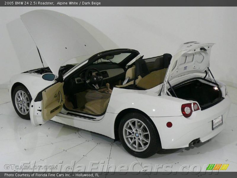 Alpine White / Dark Beige 2005 BMW Z4 2.5i Roadster