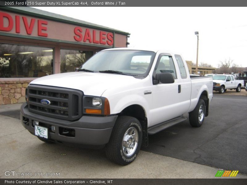 Oxford White / Tan 2005 Ford F250 Super Duty XL SuperCab 4x4