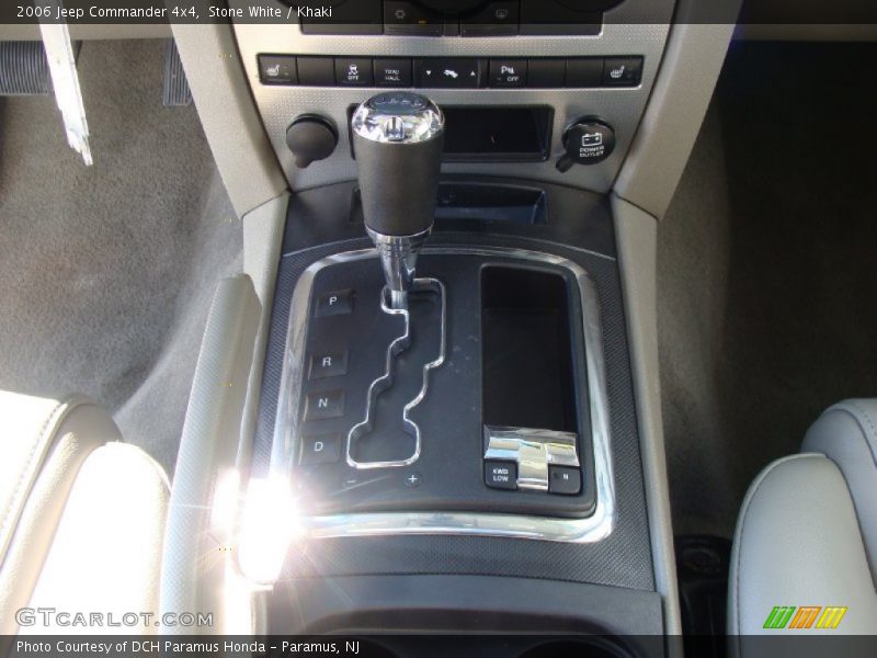 Stone White / Khaki 2006 Jeep Commander 4x4