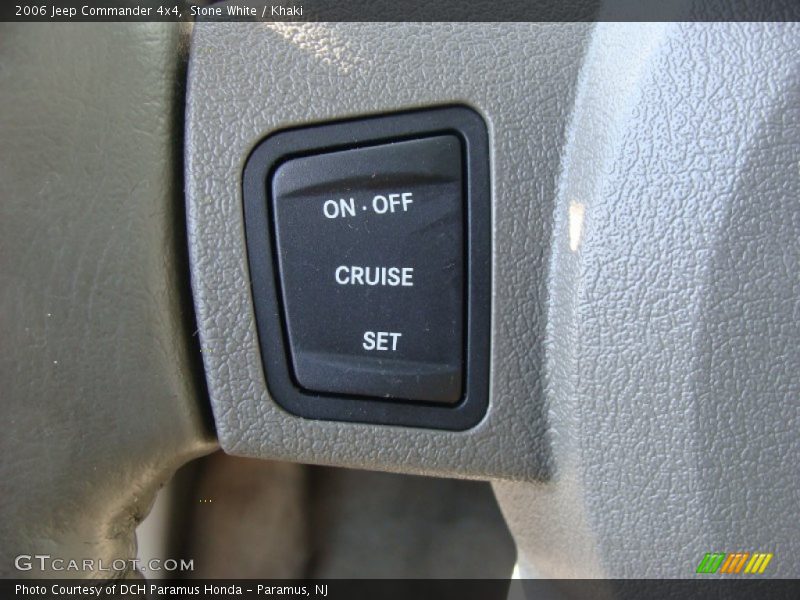 Stone White / Khaki 2006 Jeep Commander 4x4