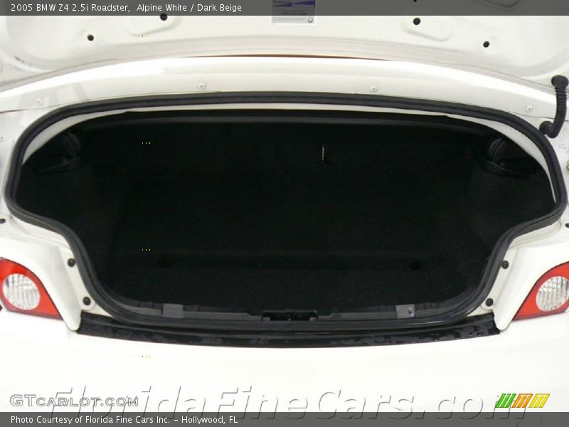 Alpine White / Dark Beige 2005 BMW Z4 2.5i Roadster