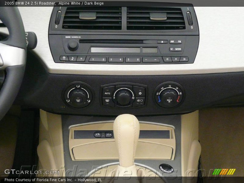 Alpine White / Dark Beige 2005 BMW Z4 2.5i Roadster