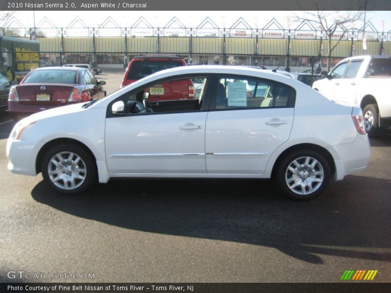 Aspen White / Charcoal 2010 Nissan Sentra 2.0