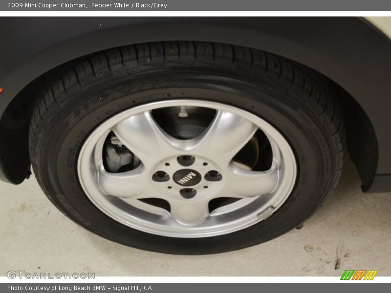 Pepper White / Black/Grey 2009 Mini Cooper Clubman