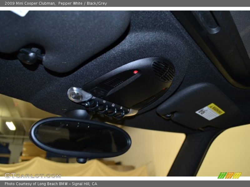 Pepper White / Black/Grey 2009 Mini Cooper Clubman
