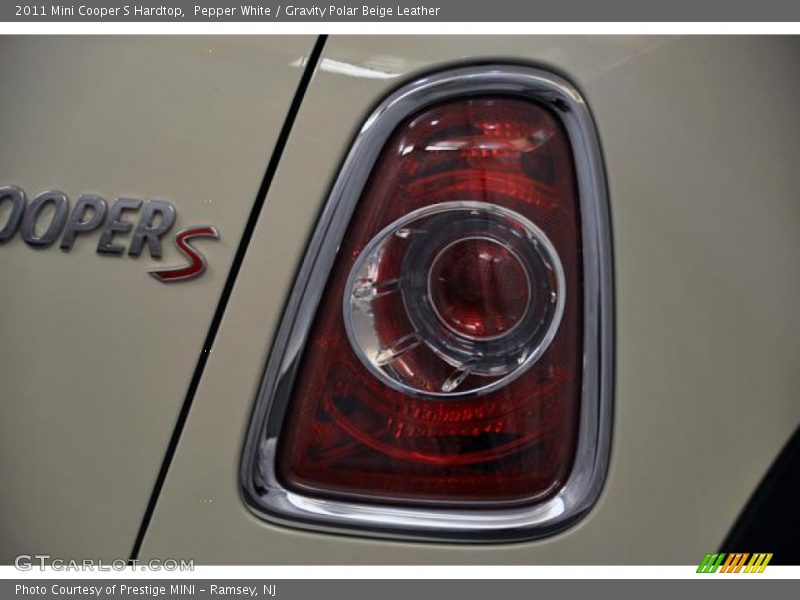 Pepper White / Gravity Polar Beige Leather 2011 Mini Cooper S Hardtop