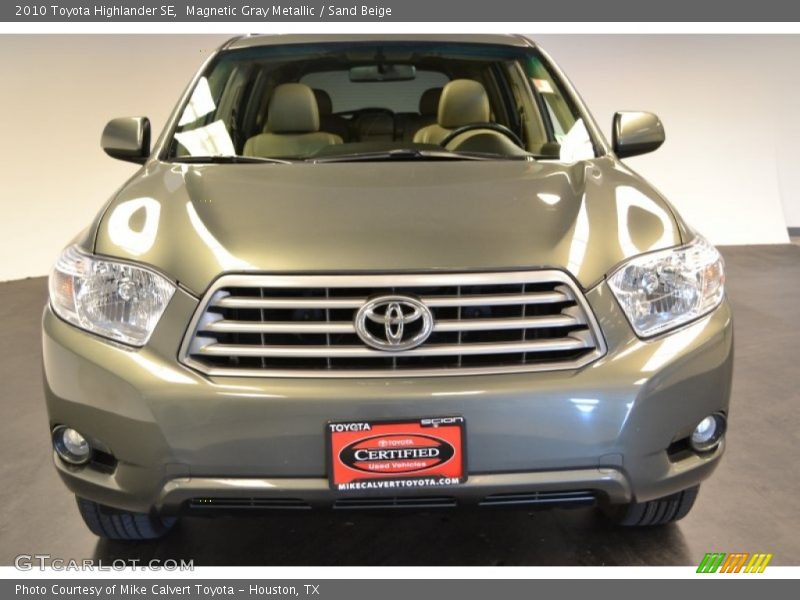 Magnetic Gray Metallic / Sand Beige 2010 Toyota Highlander SE