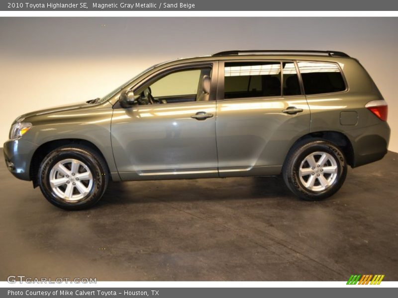 Magnetic Gray Metallic / Sand Beige 2010 Toyota Highlander SE