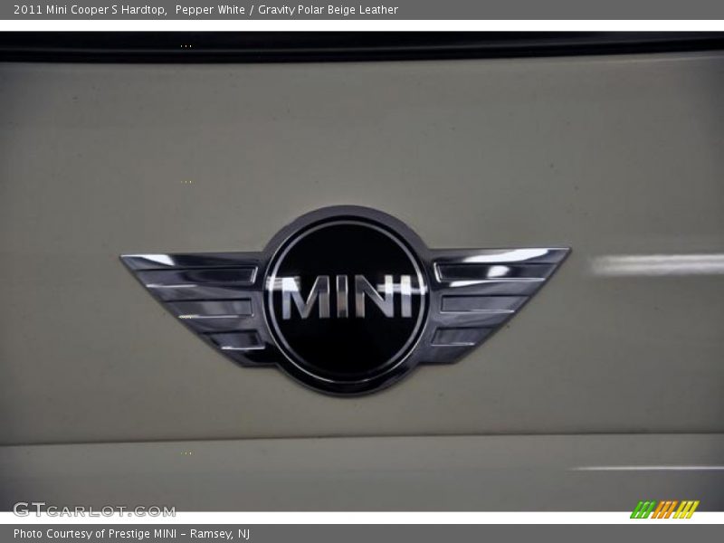 Pepper White / Gravity Polar Beige Leather 2011 Mini Cooper S Hardtop