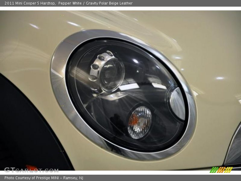 Pepper White / Gravity Polar Beige Leather 2011 Mini Cooper S Hardtop