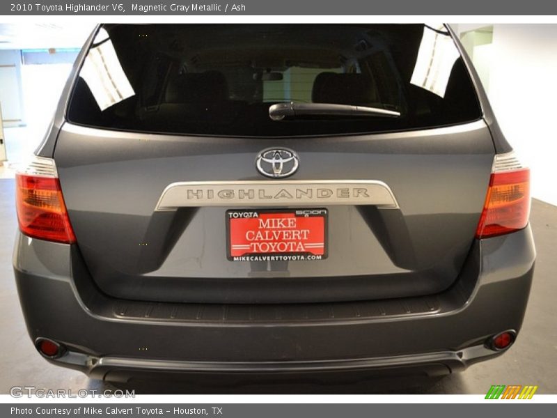 Magnetic Gray Metallic / Ash 2010 Toyota Highlander V6