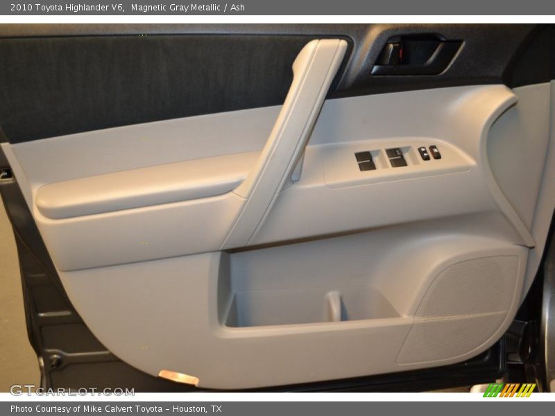 Magnetic Gray Metallic / Ash 2010 Toyota Highlander V6