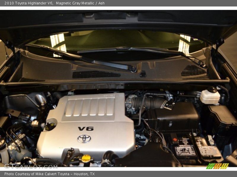 Magnetic Gray Metallic / Ash 2010 Toyota Highlander V6