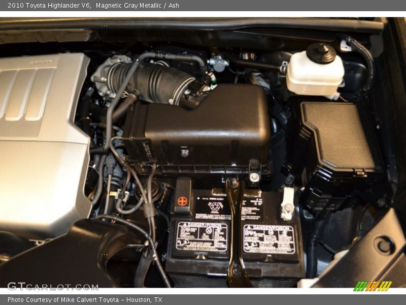 Magnetic Gray Metallic / Ash 2010 Toyota Highlander V6