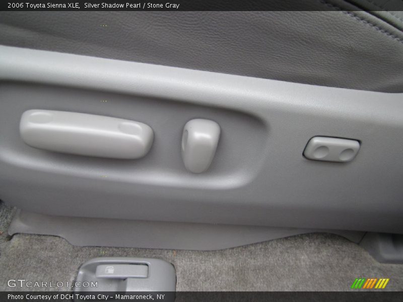 Silver Shadow Pearl / Stone Gray 2006 Toyota Sienna XLE