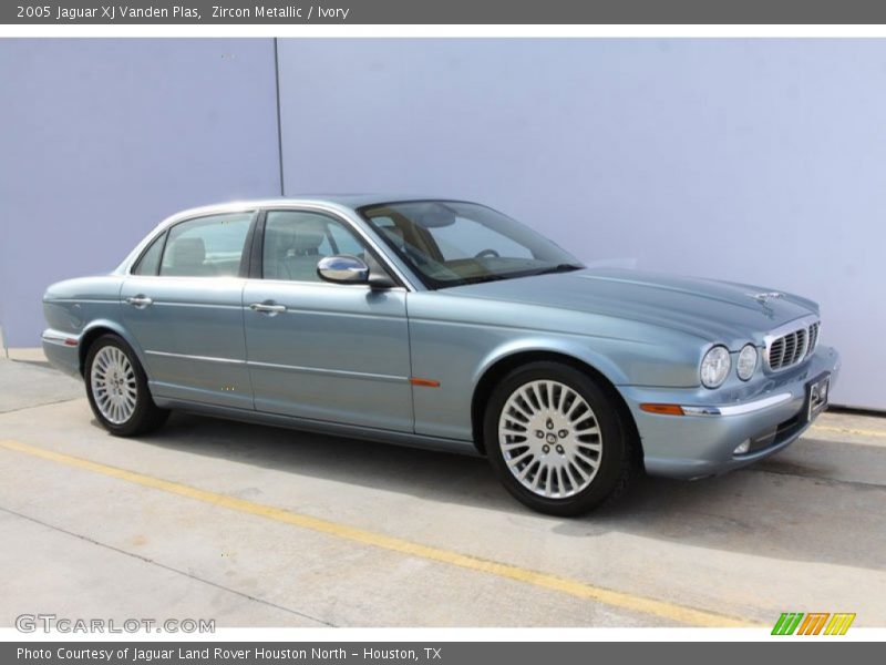 Zircon Metallic / Ivory 2005 Jaguar XJ Vanden Plas