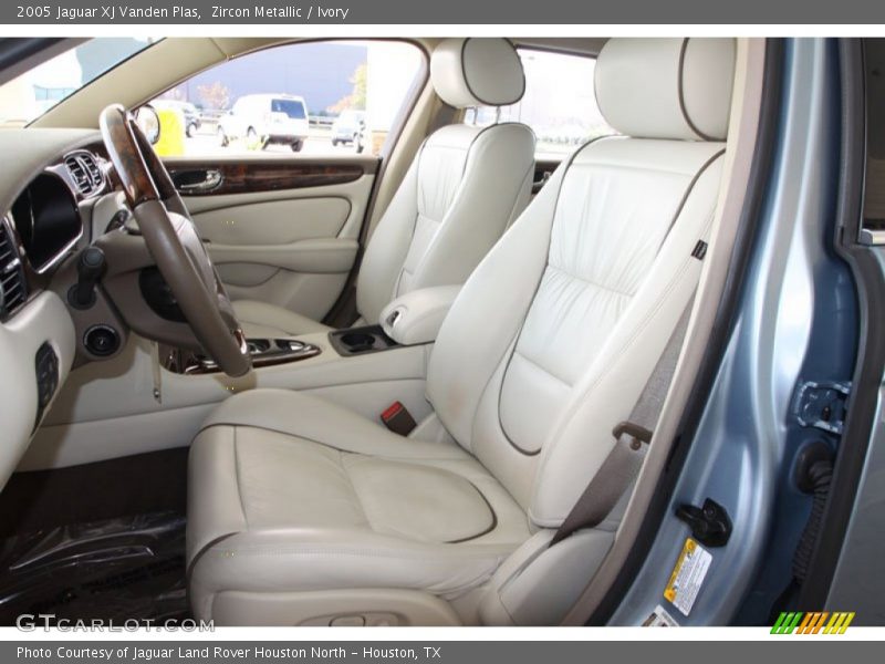  2005 XJ Vanden Plas Ivory Interior