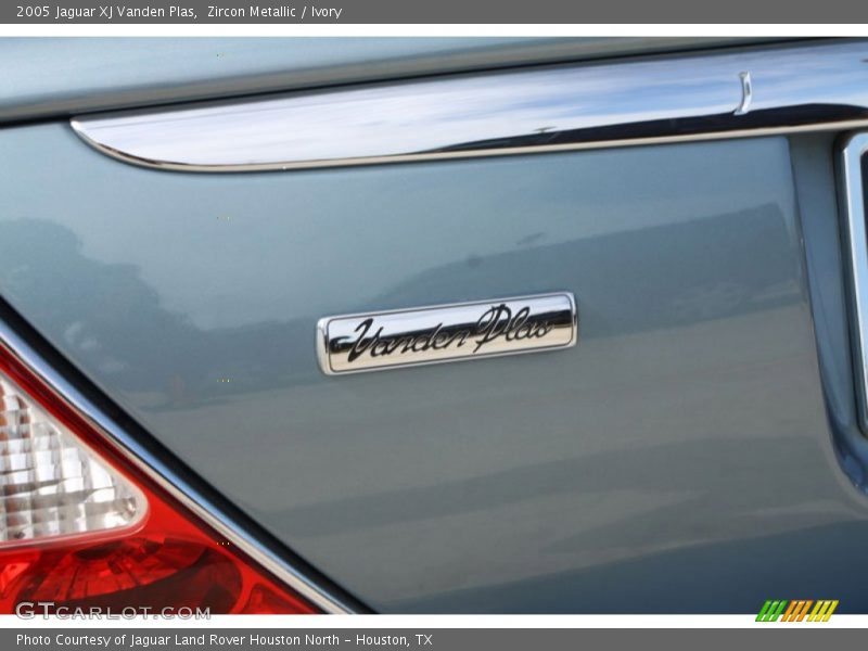 Vanen Plas Badge - 2005 Jaguar XJ Vanden Plas