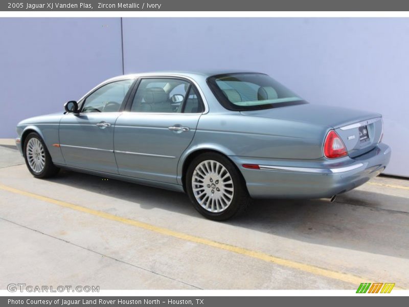 Zircon Metallic / Ivory 2005 Jaguar XJ Vanden Plas