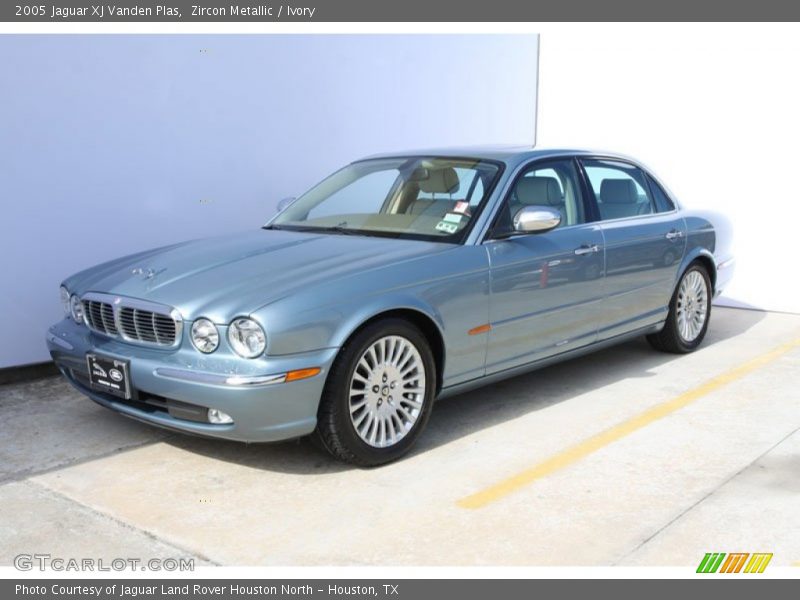Zircon Metallic / Ivory 2005 Jaguar XJ Vanden Plas