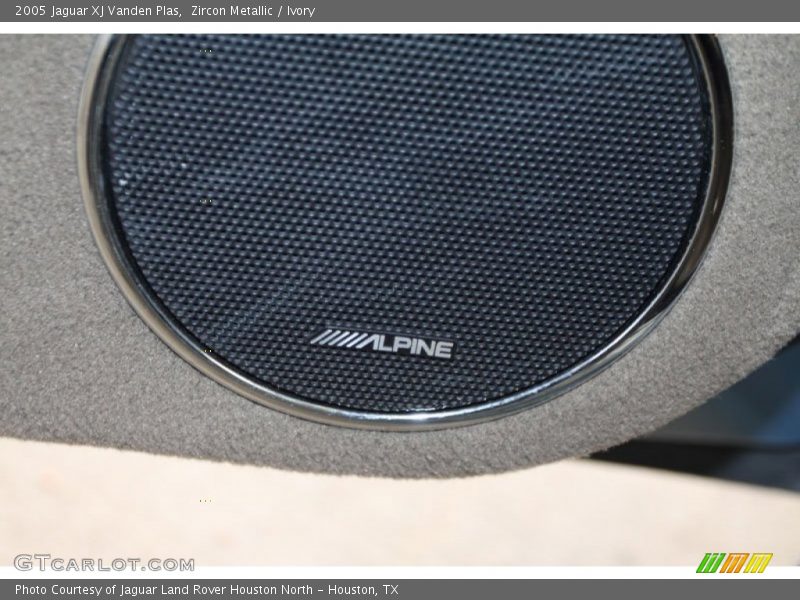 Zircon Metallic / Ivory 2005 Jaguar XJ Vanden Plas