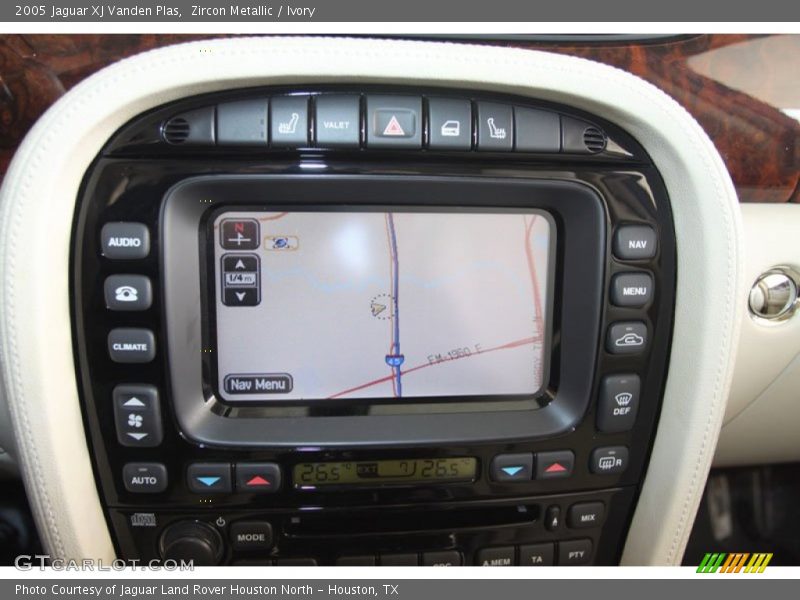 Navigation of 2005 XJ Vanden Plas