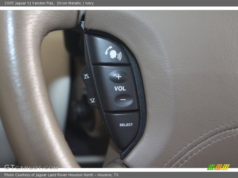 Controls of 2005 XJ Vanden Plas