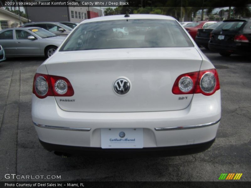 Candy White / Deep Black 2009 Volkswagen Passat Komfort Sedan