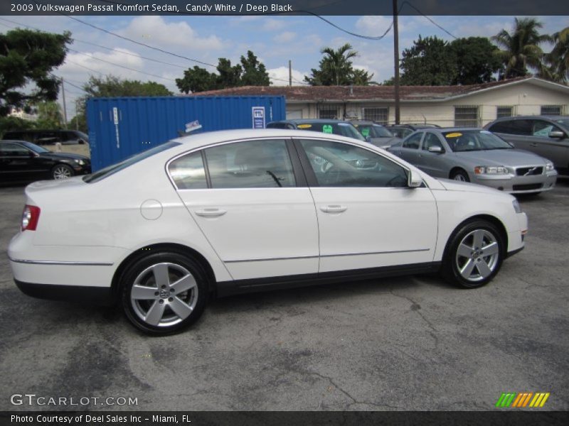 Candy White / Deep Black 2009 Volkswagen Passat Komfort Sedan