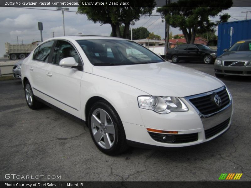 Candy White / Deep Black 2009 Volkswagen Passat Komfort Sedan