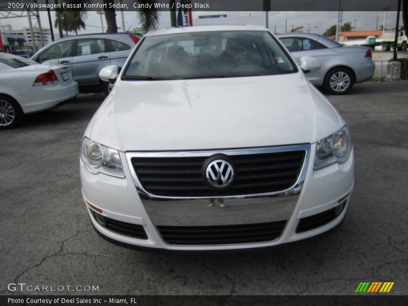 Candy White / Deep Black 2009 Volkswagen Passat Komfort Sedan
