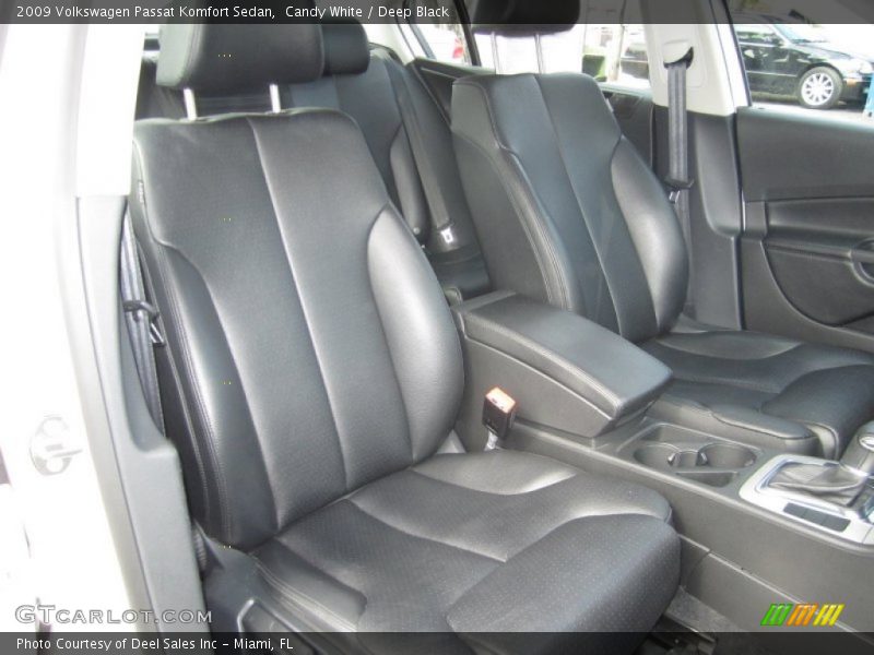 Candy White / Deep Black 2009 Volkswagen Passat Komfort Sedan