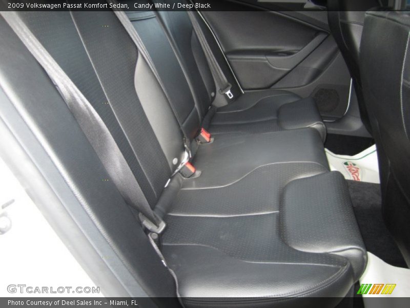 Candy White / Deep Black 2009 Volkswagen Passat Komfort Sedan