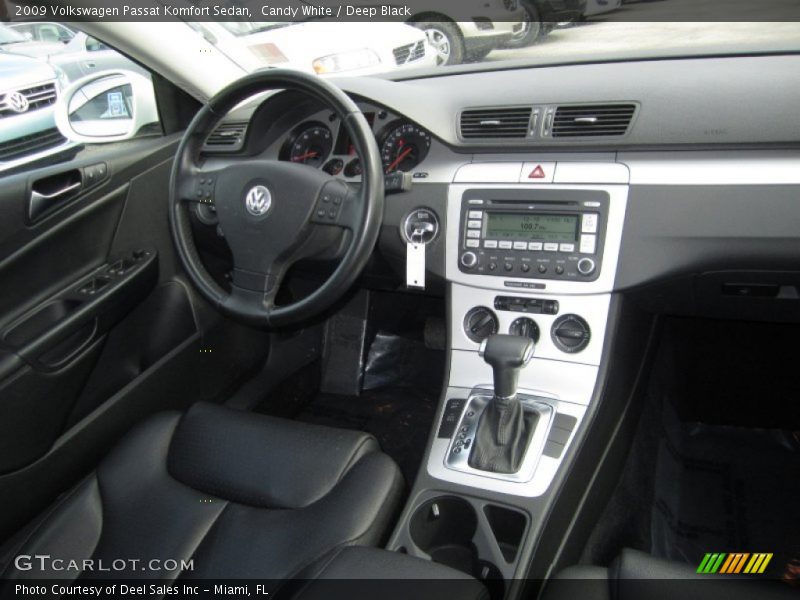 Candy White / Deep Black 2009 Volkswagen Passat Komfort Sedan