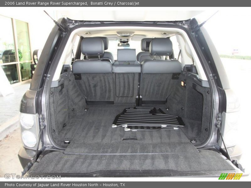  2006 Range Rover Supercharged Trunk