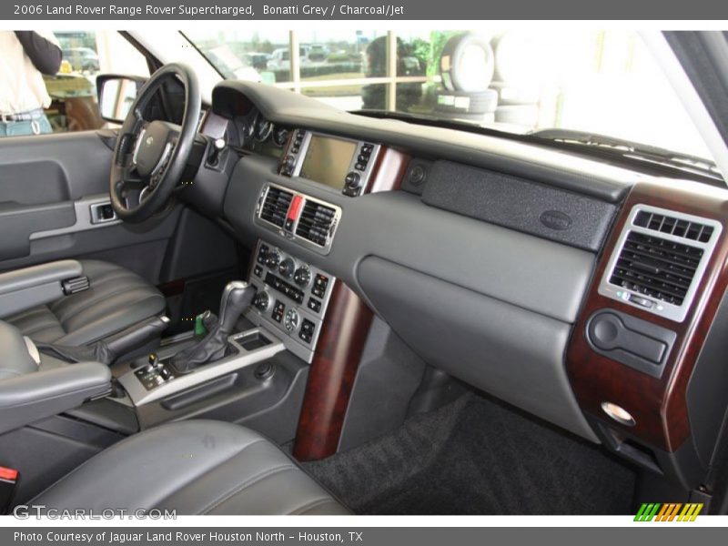Dashboard of 2006 Range Rover Supercharged