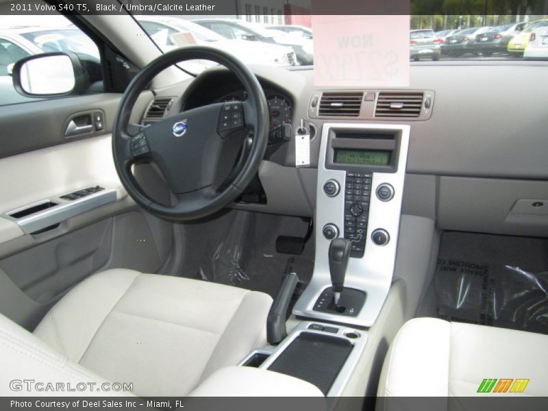 Black / Umbra/Calcite Leather 2011 Volvo S40 T5