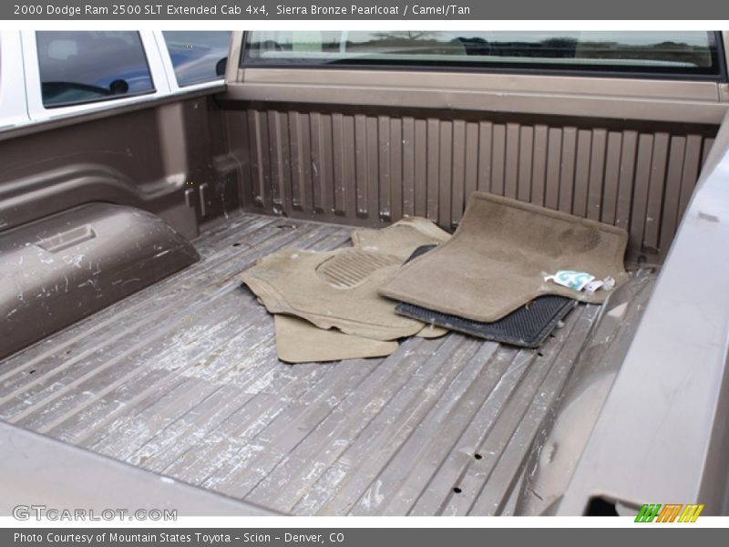  2000 Ram 2500 SLT Extended Cab 4x4 Trunk