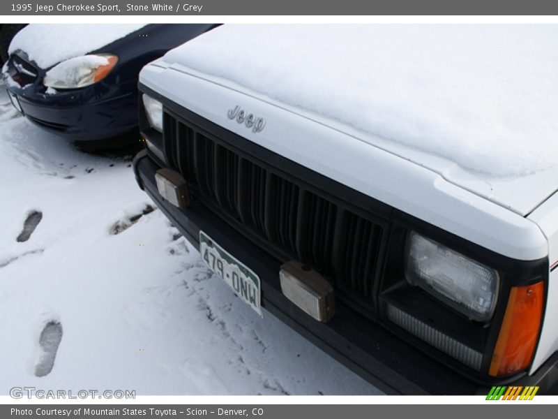 Stone White / Grey 1995 Jeep Cherokee Sport
