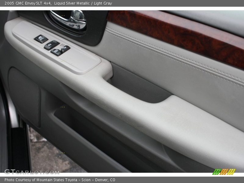 Liquid Silver Metallic / Light Gray 2005 GMC Envoy SLT 4x4
