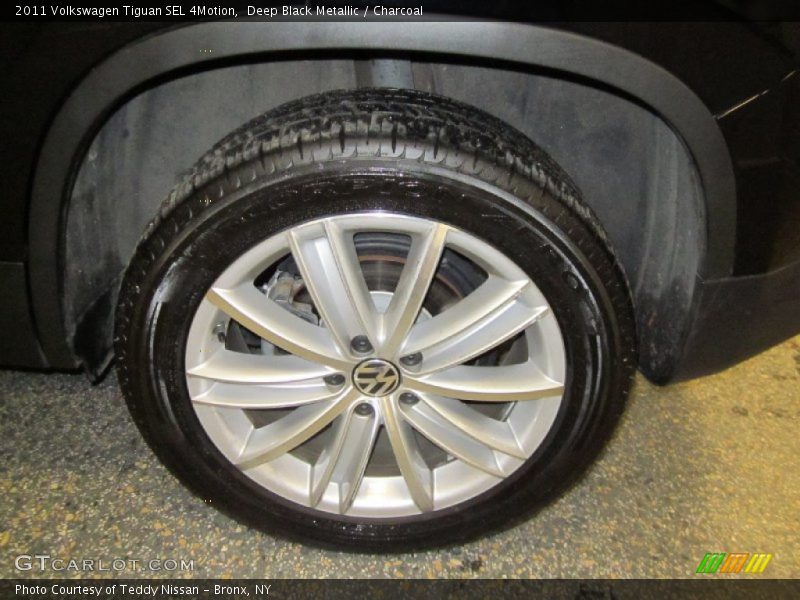 Deep Black Metallic / Charcoal 2011 Volkswagen Tiguan SEL 4Motion