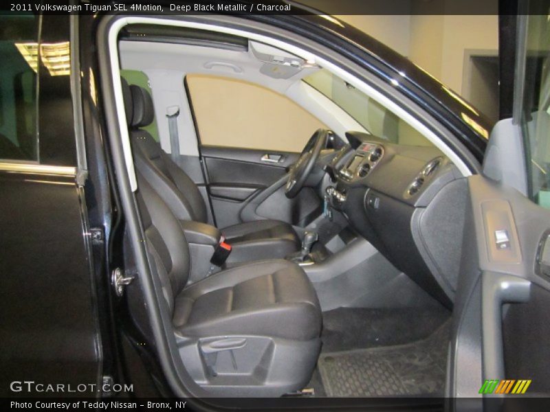 Deep Black Metallic / Charcoal 2011 Volkswagen Tiguan SEL 4Motion