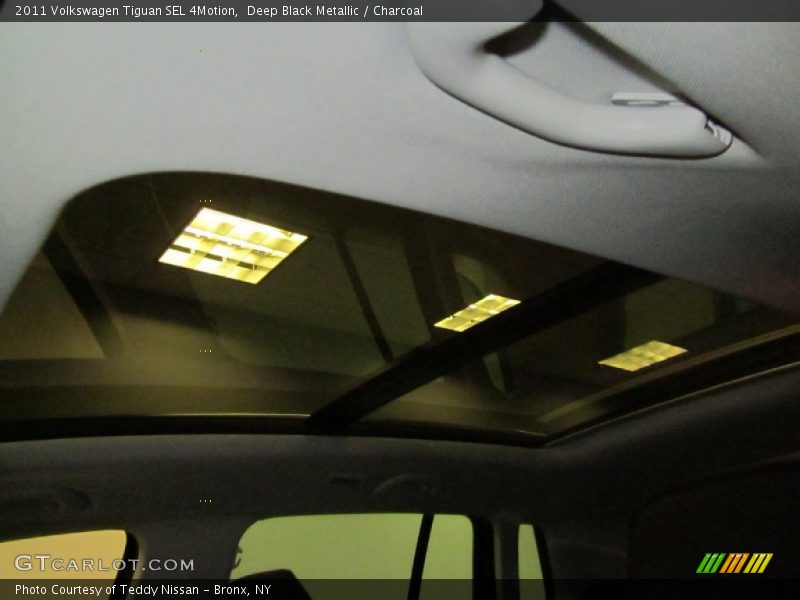Deep Black Metallic / Charcoal 2011 Volkswagen Tiguan SEL 4Motion