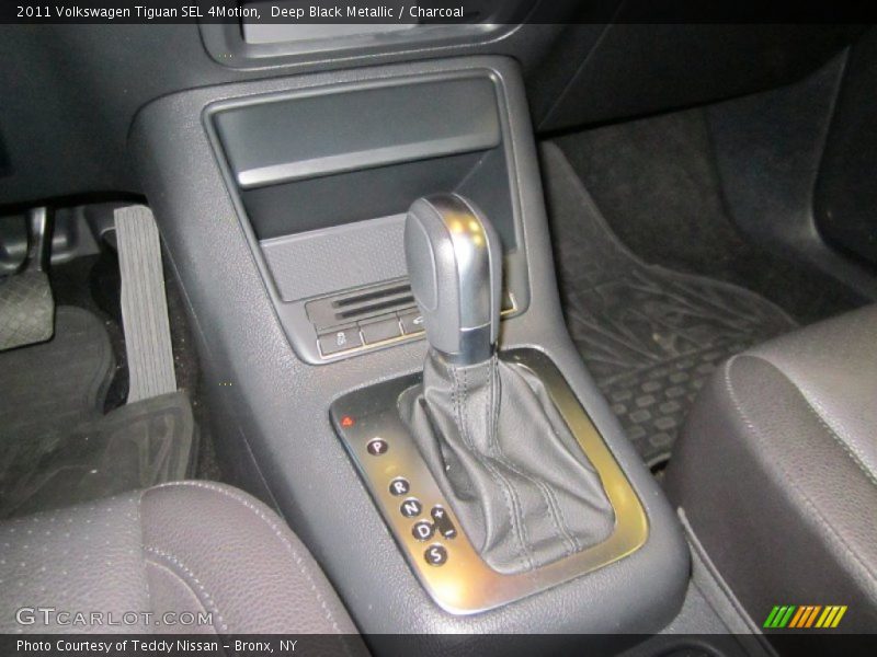 Deep Black Metallic / Charcoal 2011 Volkswagen Tiguan SEL 4Motion