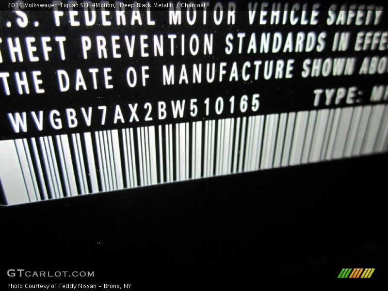 Deep Black Metallic / Charcoal 2011 Volkswagen Tiguan SEL 4Motion