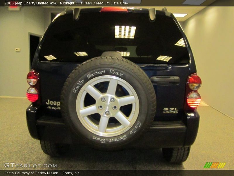Midnight Blue Pearl / Medium Slate Gray 2006 Jeep Liberty Limited 4x4