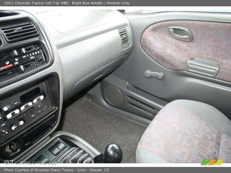 Bright Blue Metallic / Medium Gray 2001 Chevrolet Tracker Soft Top 4WD